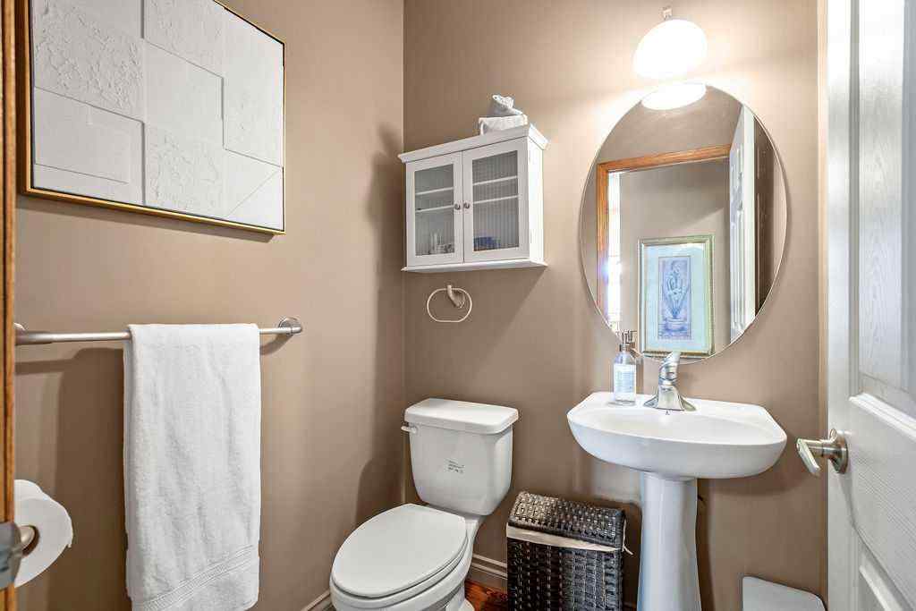 MLS® A2267767 - 152 Douglas Woods Grove SE in Douglasdale/Glen Calgary, Residential