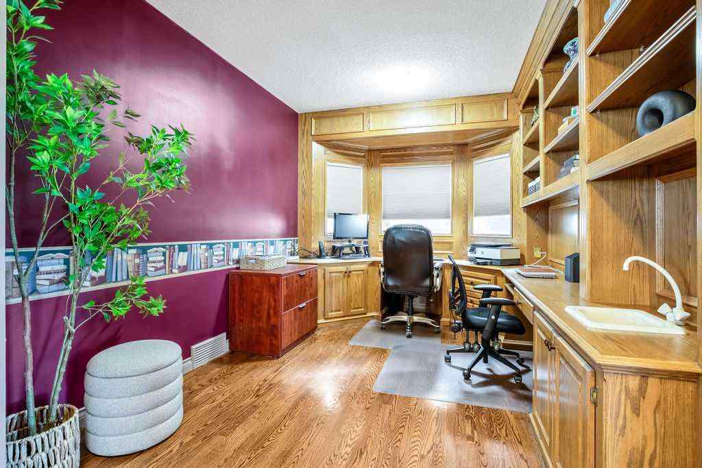 MLS® A2267767 - 152 Douglas Woods Grove SE in Douglasdale/Glen Calgary, Residential