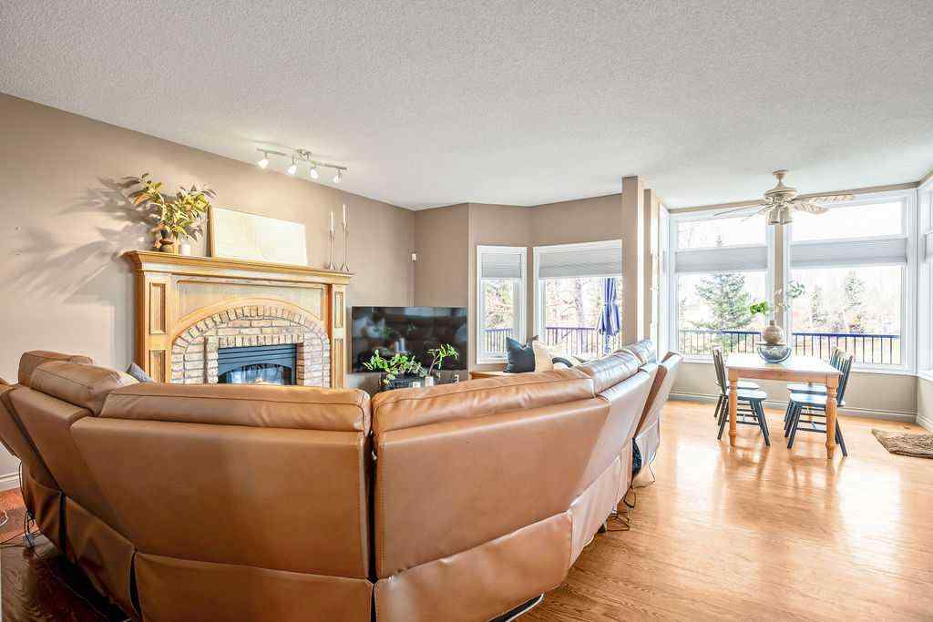 MLS® A2267767 - 152 Douglas Woods Grove SE in Douglasdale/Glen Calgary, Residential