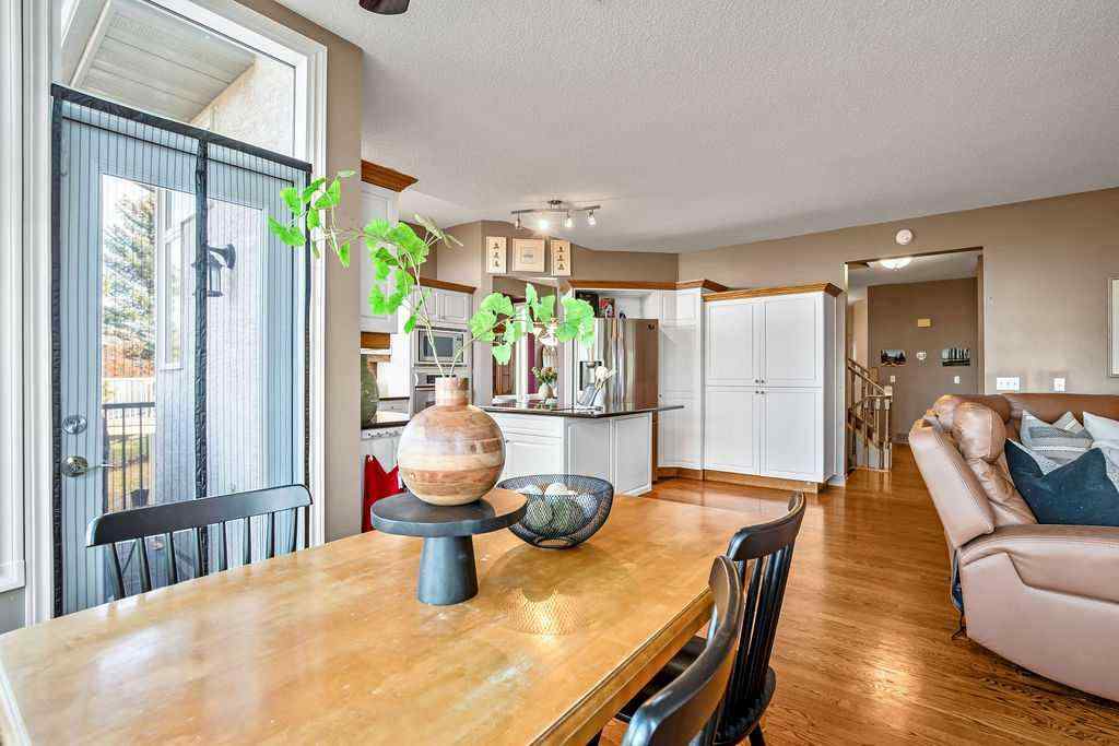 MLS® A2267767 - 152 Douglas Woods Grove SE in Douglasdale/Glen Calgary, Residential