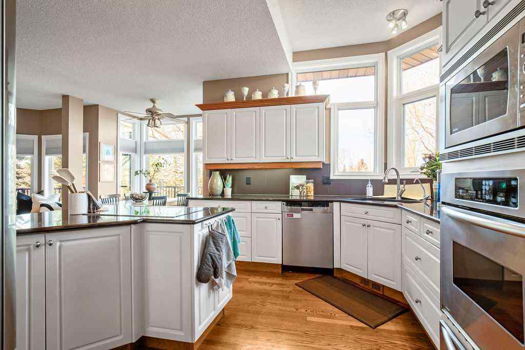 MLS® A2267767 - 152 Douglas Woods Grove SE in Douglasdale/Glen Calgary, Residential