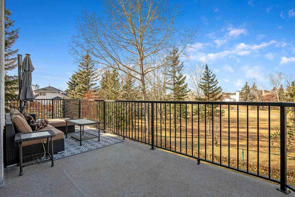 MLS® A2267767 - 152 Douglas Woods Grove SE in Douglasdale/Glen Calgary, Residential