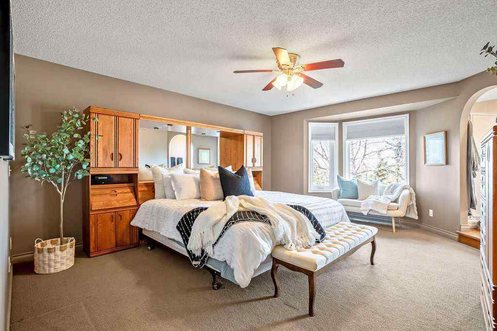 MLS® A2267767 - 152 Douglas Woods Grove SE in Douglasdale/Glen Calgary, Residential