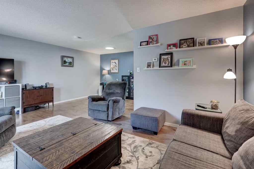 MLS® A2267774 - Unit #17 210 86 Avenue SE in Acadia Calgary, Residential