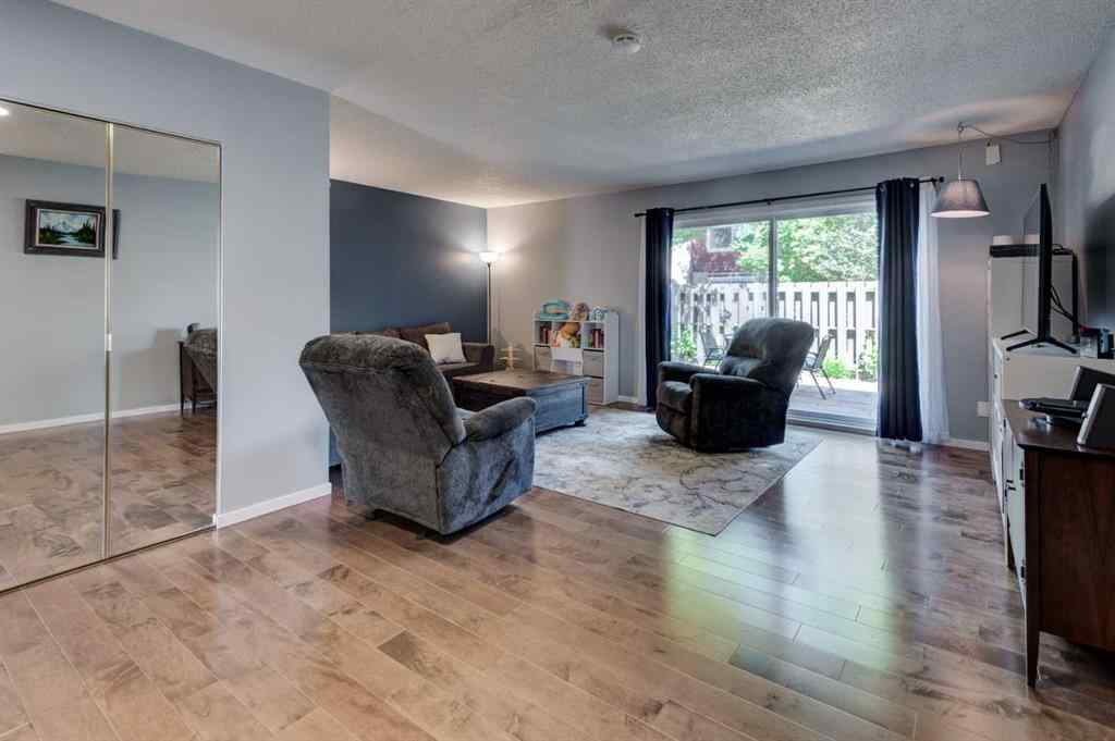 MLS® A2267774 - Unit #17 210 86 Avenue SE in Acadia Calgary, Residential