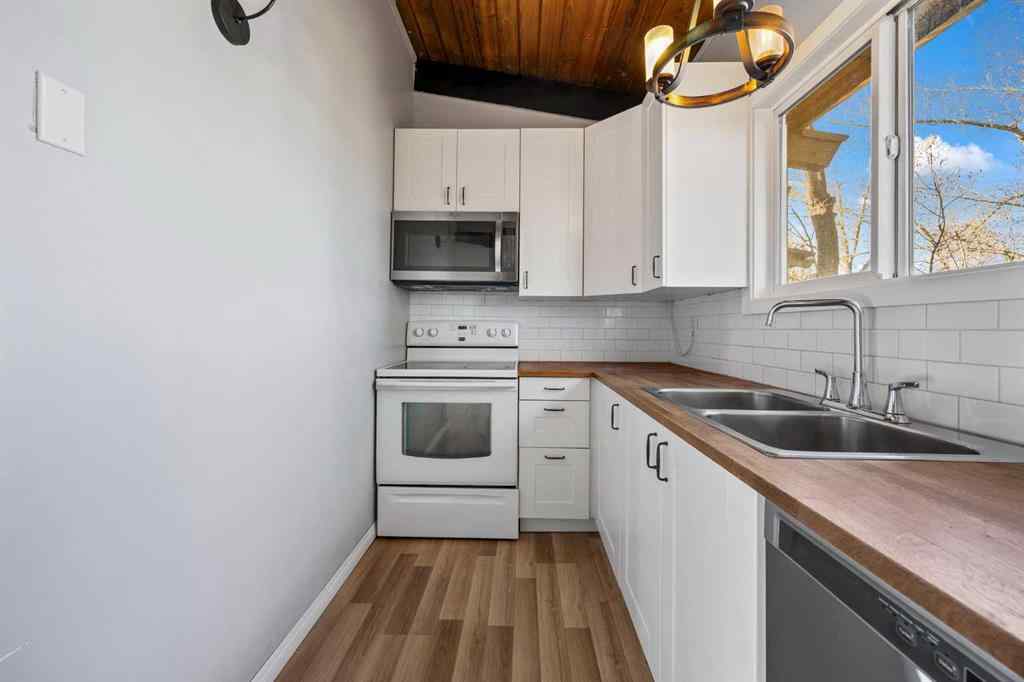MLS® A2267776 - Unit #27A 333 Braxton Place SW in Braeside Calgary, Residential