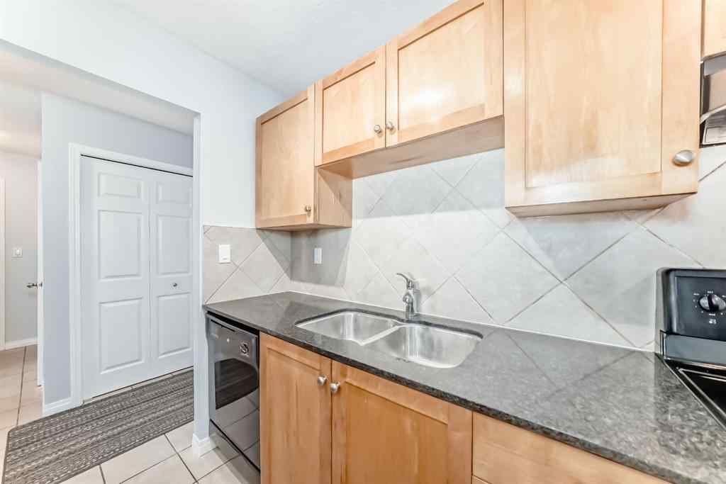 MLS® A2267782 - Unit #401 823 19 Avenue SW in Lower Mount Royal Calgary, Residential