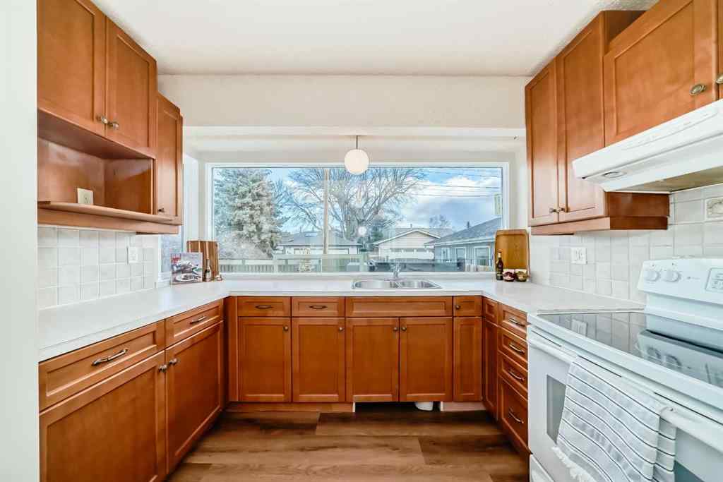 MLS® A2267783 - 255 Parkwood Close SE in Parkland Calgary, Residential