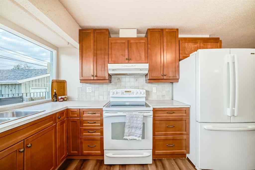 MLS® A2267783 - 255 Parkwood Close SE in Parkland Calgary, Residential