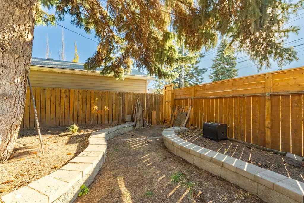 MLS® A2267786 - 1043 32 Avenue NW in Cambrian Heights Calgary, Residential