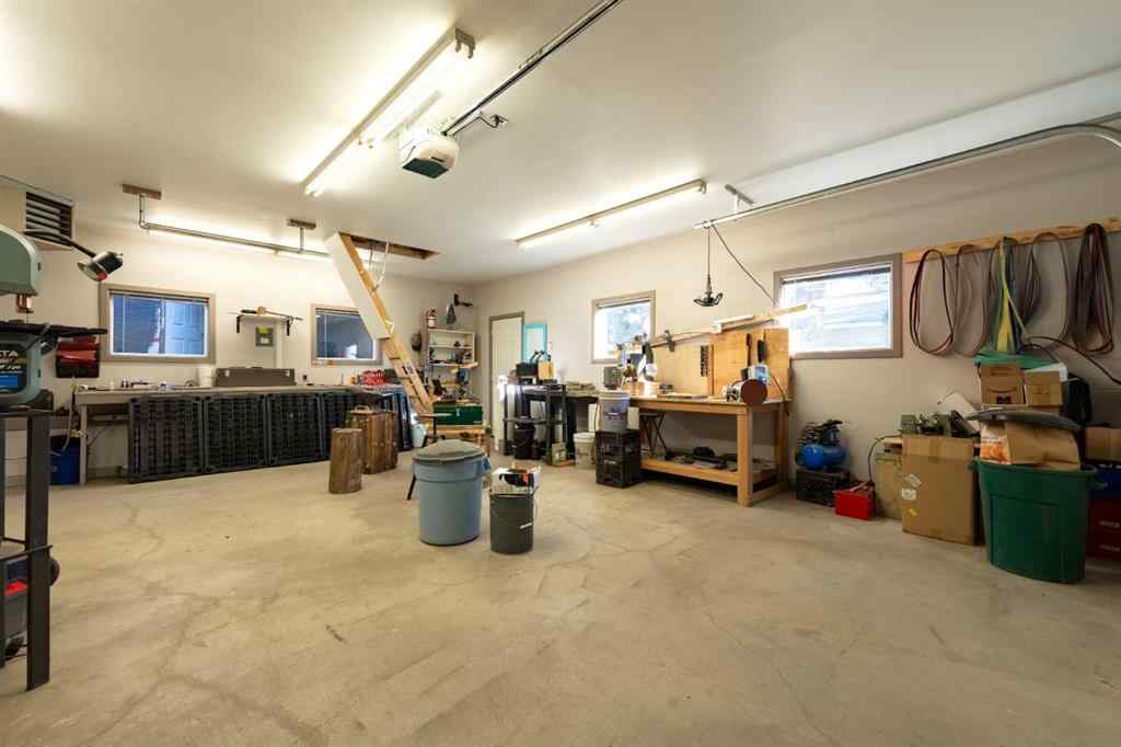 MLS® A2267786 - 1043 32 Avenue NW in Cambrian Heights Calgary, Residential