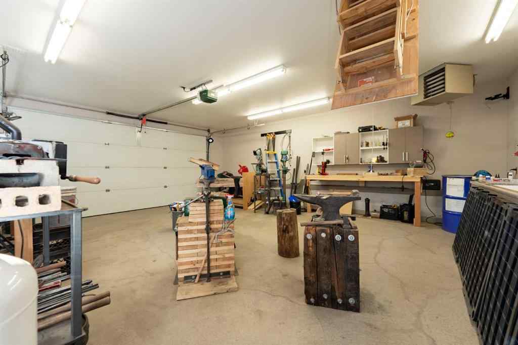 MLS® A2267786 - 1043 32 Avenue NW in Cambrian Heights Calgary, Residential