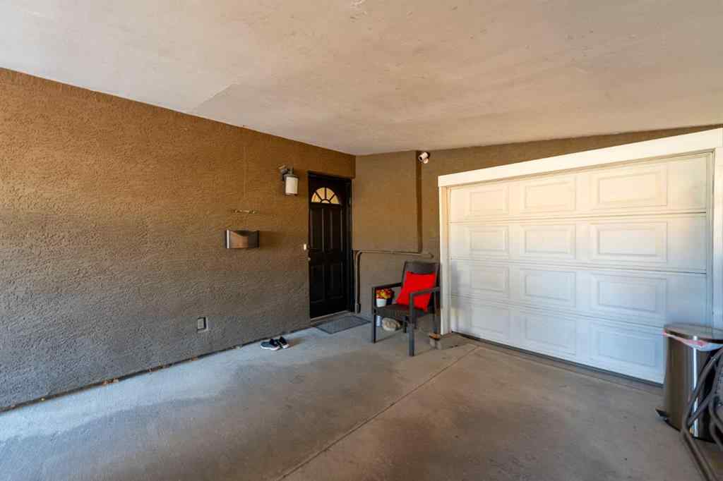 MLS® A2267786 - 1043 32 Avenue NW in Cambrian Heights Calgary, Residential