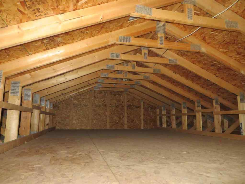 MLS® A2267786 - 1043 32 Avenue NW in Cambrian Heights Calgary, Residential