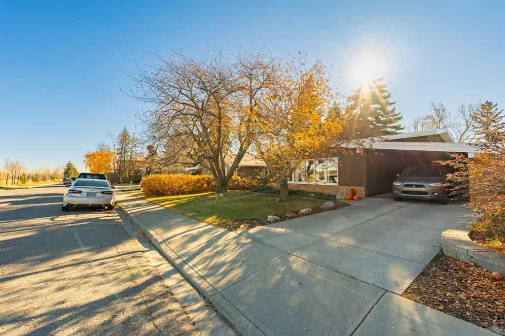 MLS® A2267786 - 1043 32 Avenue NW in Cambrian Heights Calgary, Residential