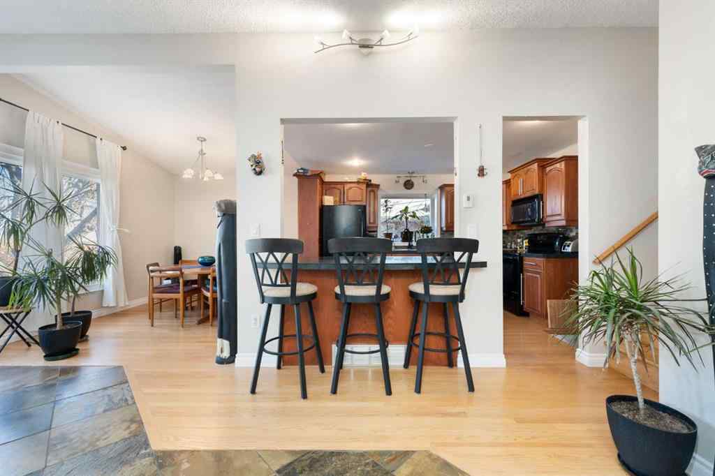 MLS® A2267786 - 1043 32 Avenue NW in Cambrian Heights Calgary, Residential