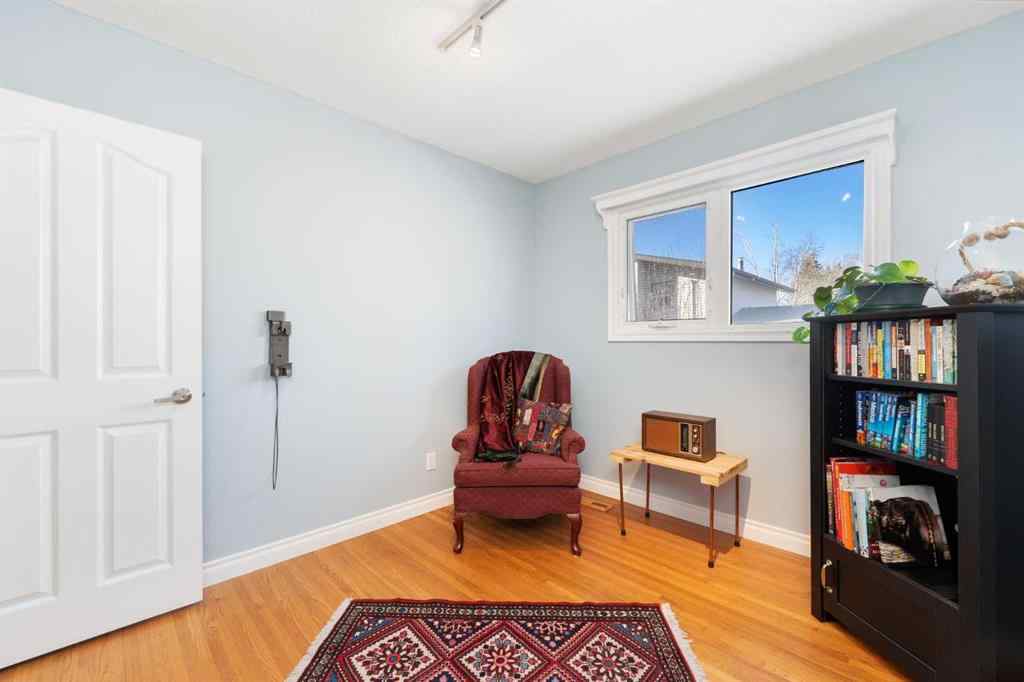 MLS® A2267786 - 1043 32 Avenue NW in Cambrian Heights Calgary, Residential