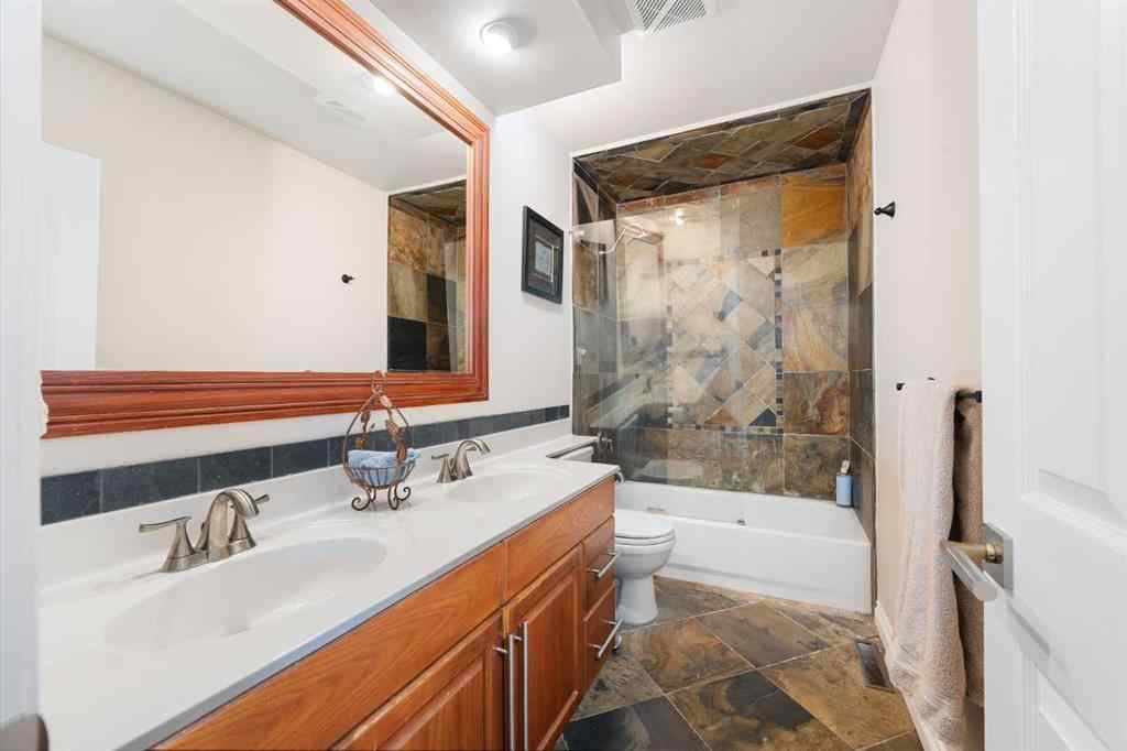 MLS® A2267786 - 1043 32 Avenue NW in Cambrian Heights Calgary, Residential