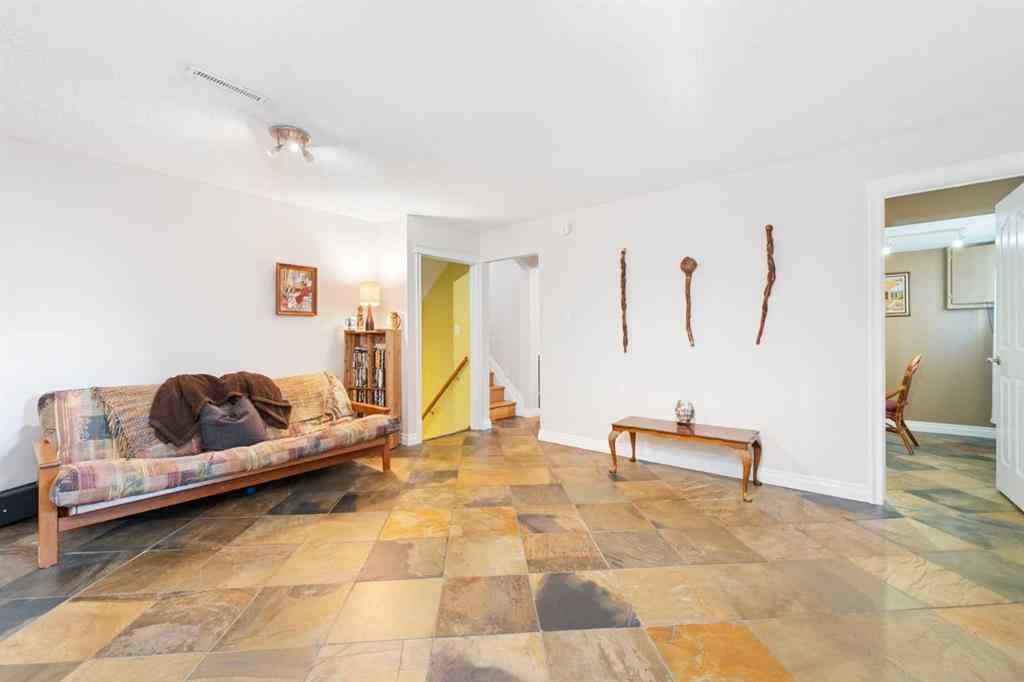 MLS® A2267786 - 1043 32 Avenue NW in Cambrian Heights Calgary, Residential