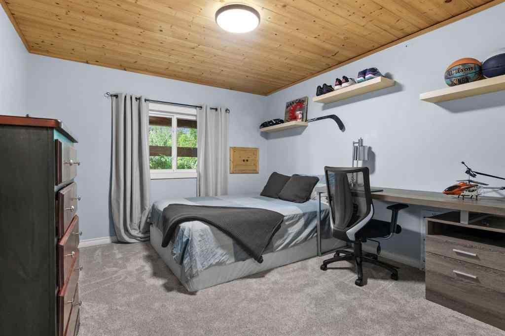 MLS® A2267791 - 73 Cumberland Drive NW in Cambrian Heights Calgary, Residential