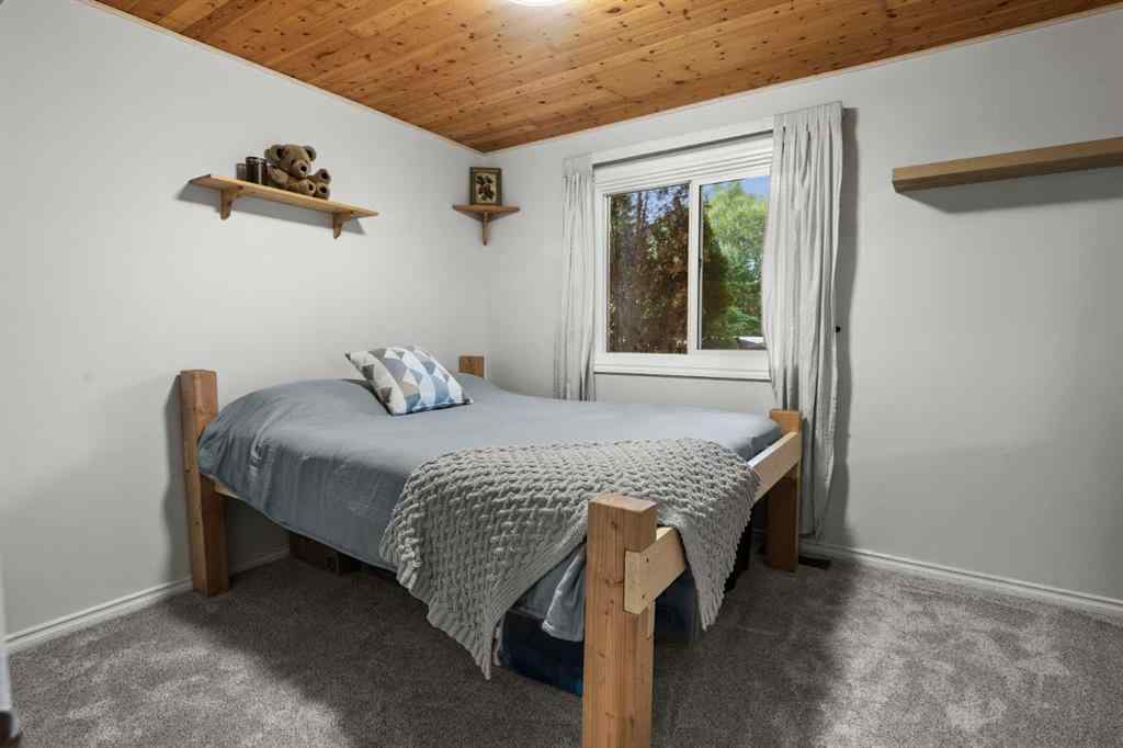 MLS® A2267791 - 73 Cumberland Drive NW in Cambrian Heights Calgary, Residential