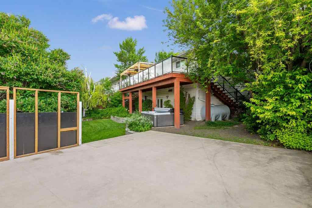 MLS® A2267791 - 73 Cumberland Drive NW in Cambrian Heights Calgary, Residential