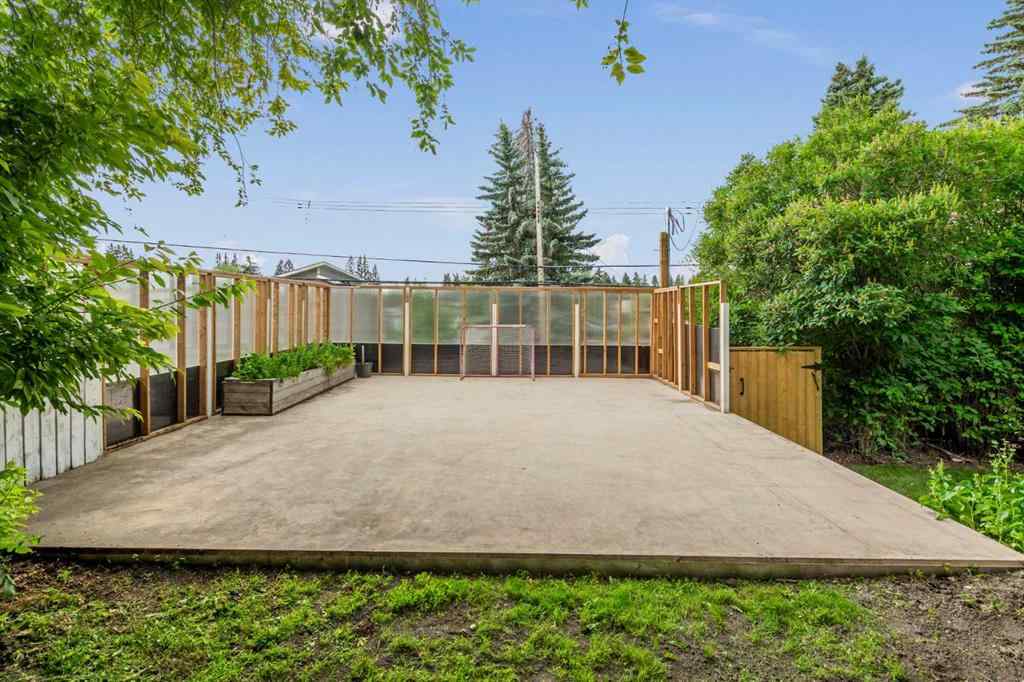 MLS® A2267791 - 73 Cumberland Drive NW in Cambrian Heights Calgary, Residential