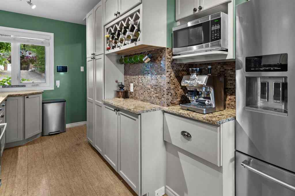 MLS® A2267791 - 73 Cumberland Drive NW in Cambrian Heights Calgary, Residential