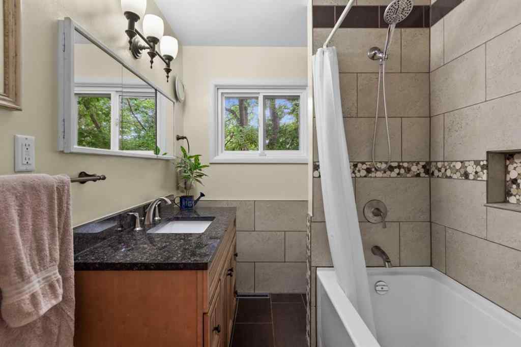 MLS® A2267791 - 73 Cumberland Drive NW in Cambrian Heights Calgary, Residential