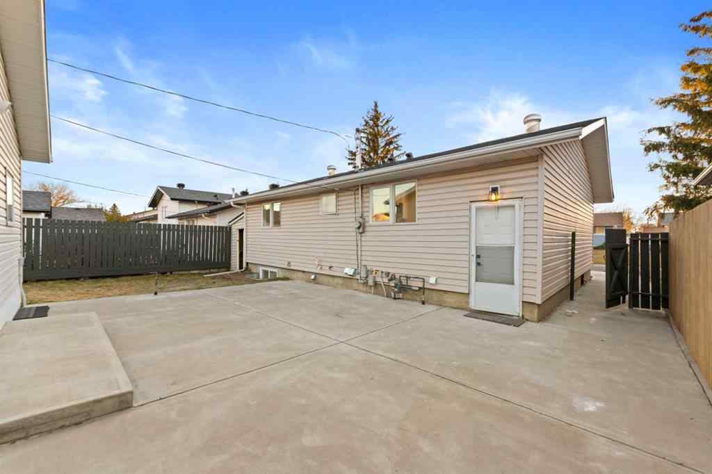 MLS® A2267797 - 127 pensville Road SE in Penbrooke Meadows Calgary, Residential