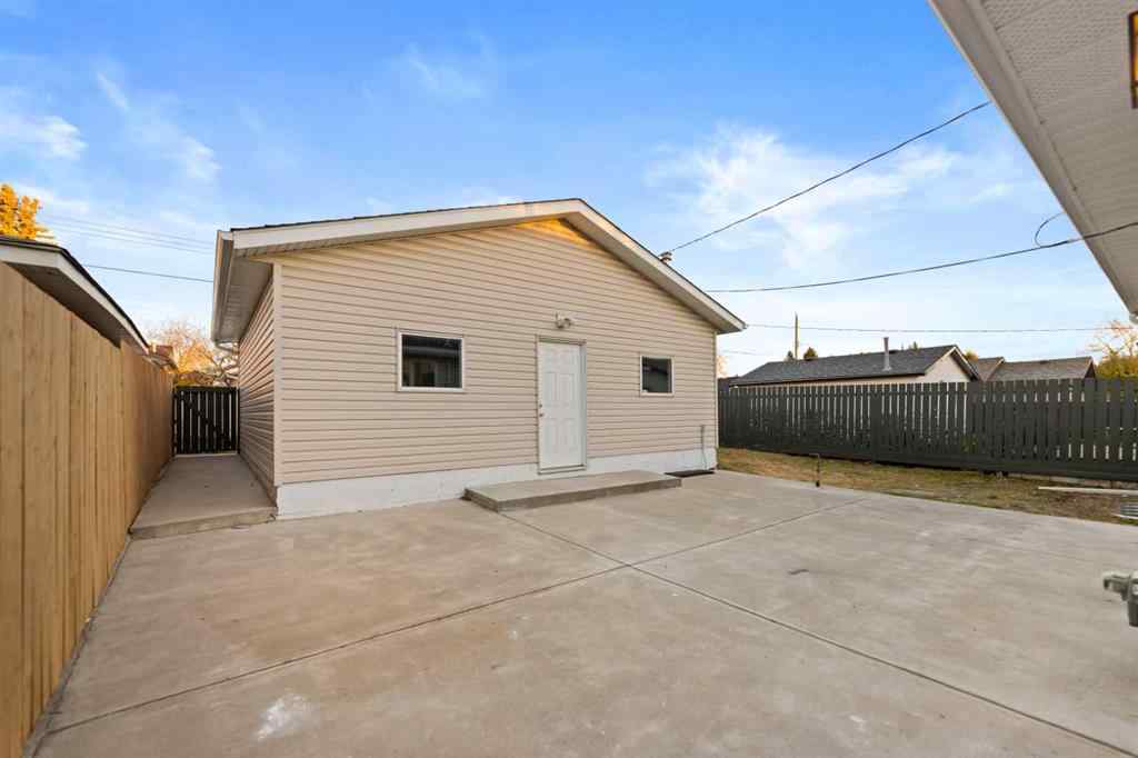 MLS® A2267797 - 127 pensville Road SE in Penbrooke Meadows Calgary, Residential