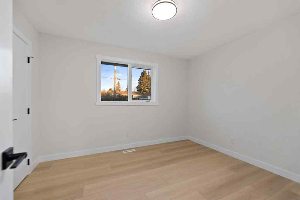 MLS® A2267797 - 127 pensville Road SE in Penbrooke Meadows Calgary, Residential