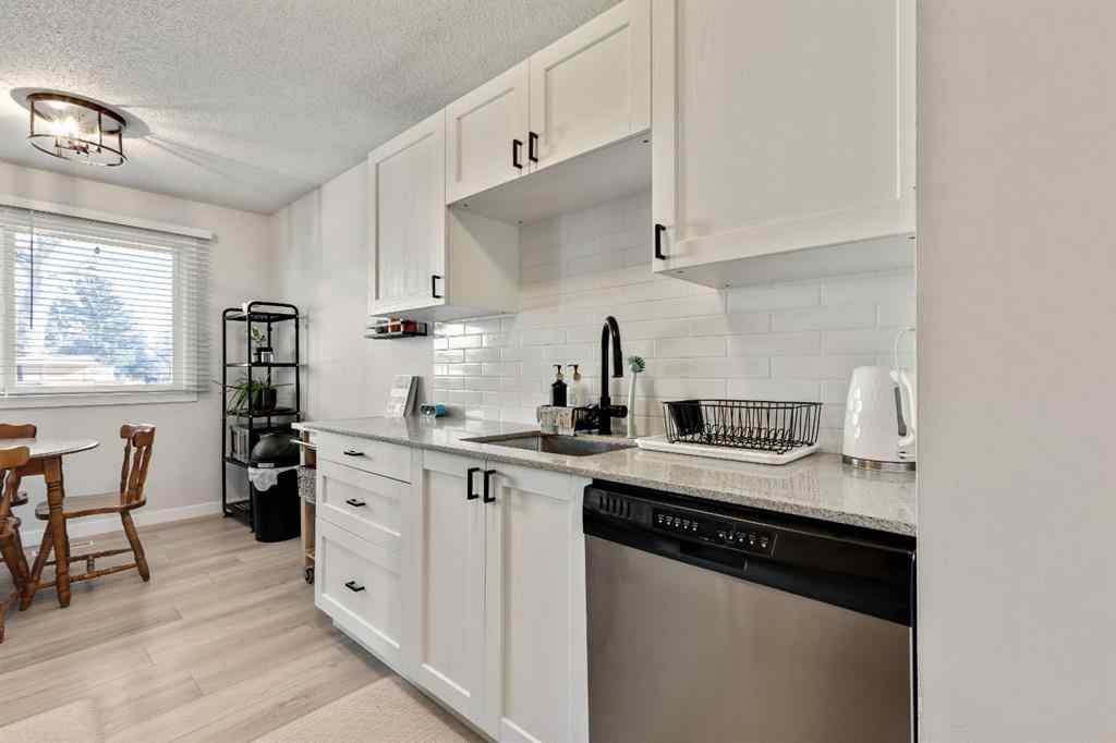 MLS® A2267798 - Unit #1 6412 4 Street NE in Thorncliffe Calgary, Residential