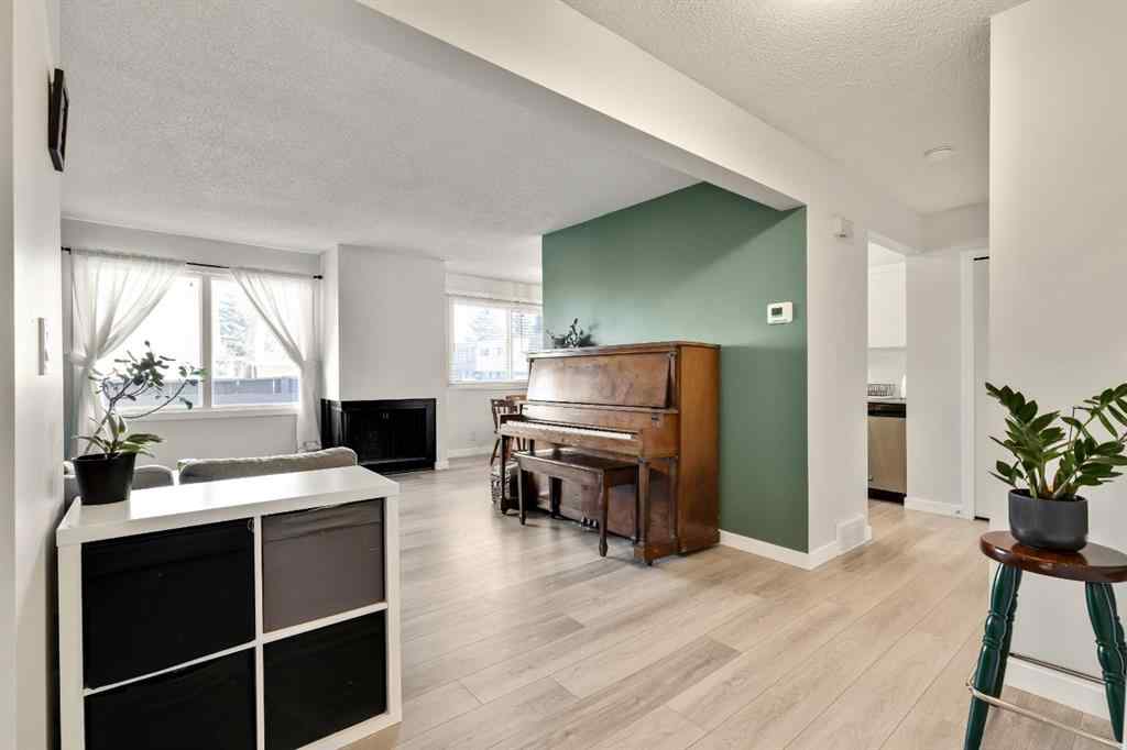 MLS® A2267798 - Unit #1 6412 4 Street NE in Thorncliffe Calgary, Residential