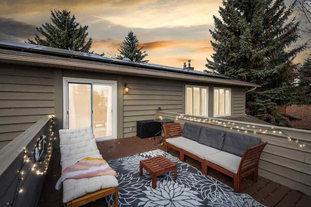 MLS® A2267808 - 19 Deermoss Place SE in Deer Run Calgary, Residential