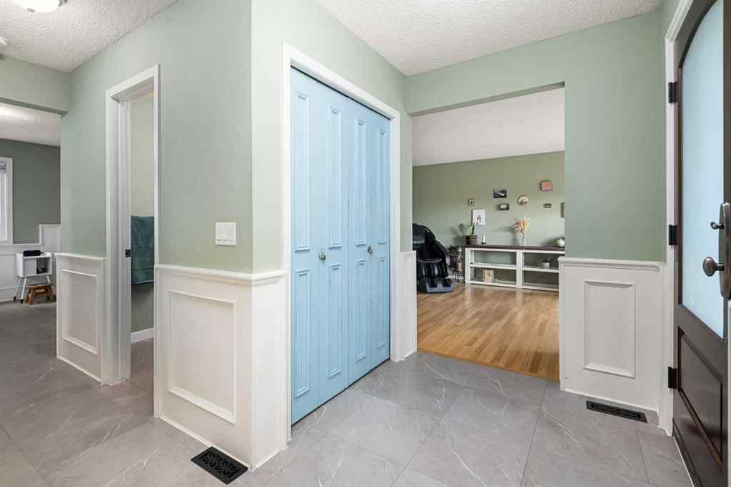 MLS® A2267808 - 19 Deermoss Place SE in Deer Run Calgary, Residential