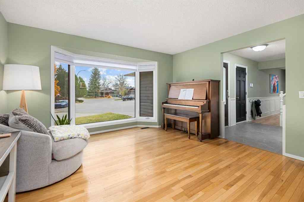 MLS® A2267808 - 19 Deermoss Place SE in Deer Run Calgary, Residential