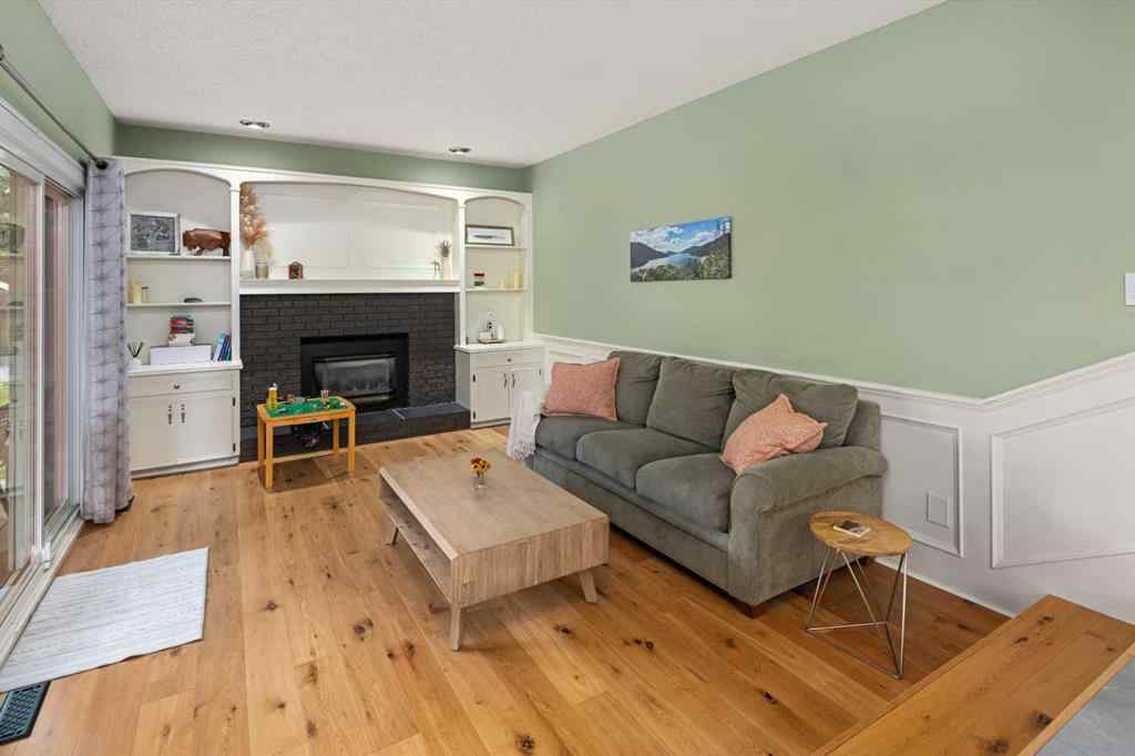 MLS® A2267808 - 19 Deermoss Place SE in Deer Run Calgary, Residential