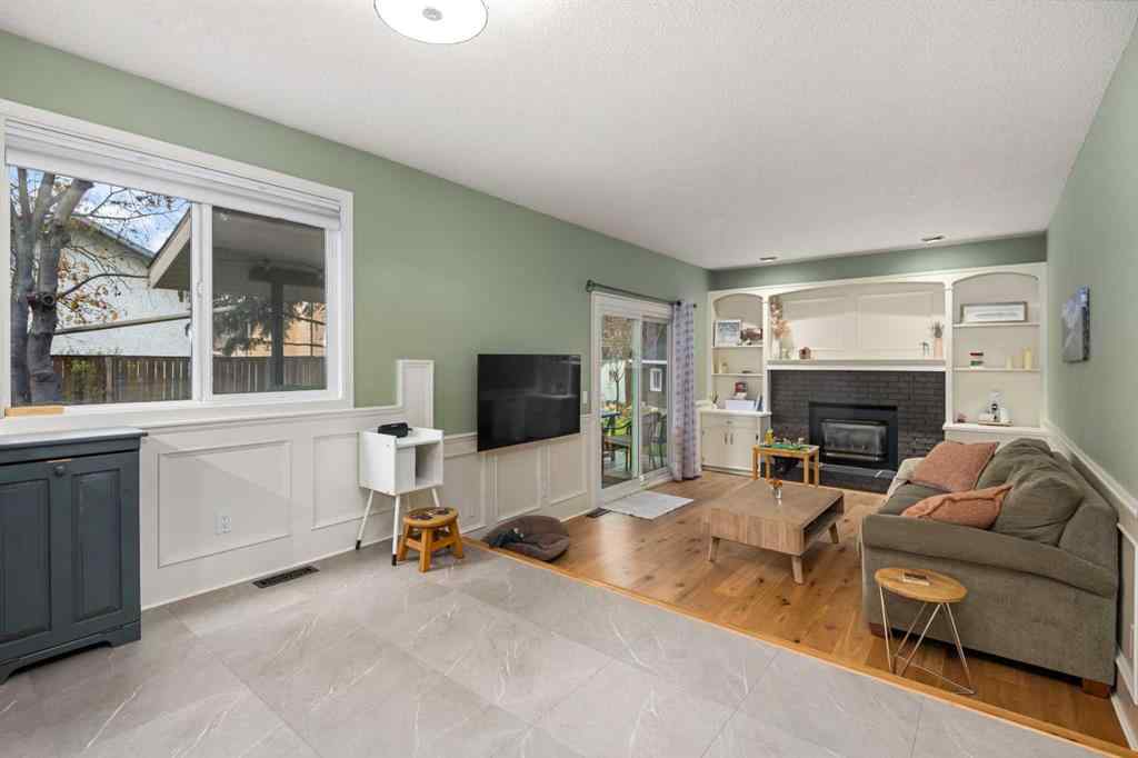 MLS® A2267808 - 19 Deermoss Place SE in Deer Run Calgary, Residential