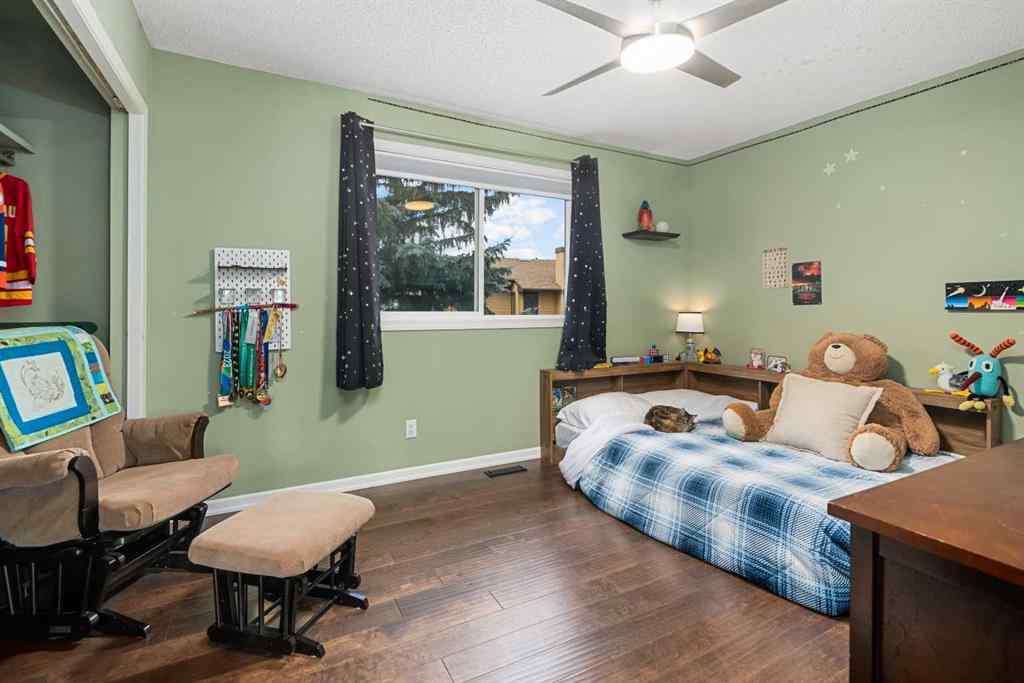 MLS® A2267808 - 19 Deermoss Place SE in Deer Run Calgary, Residential