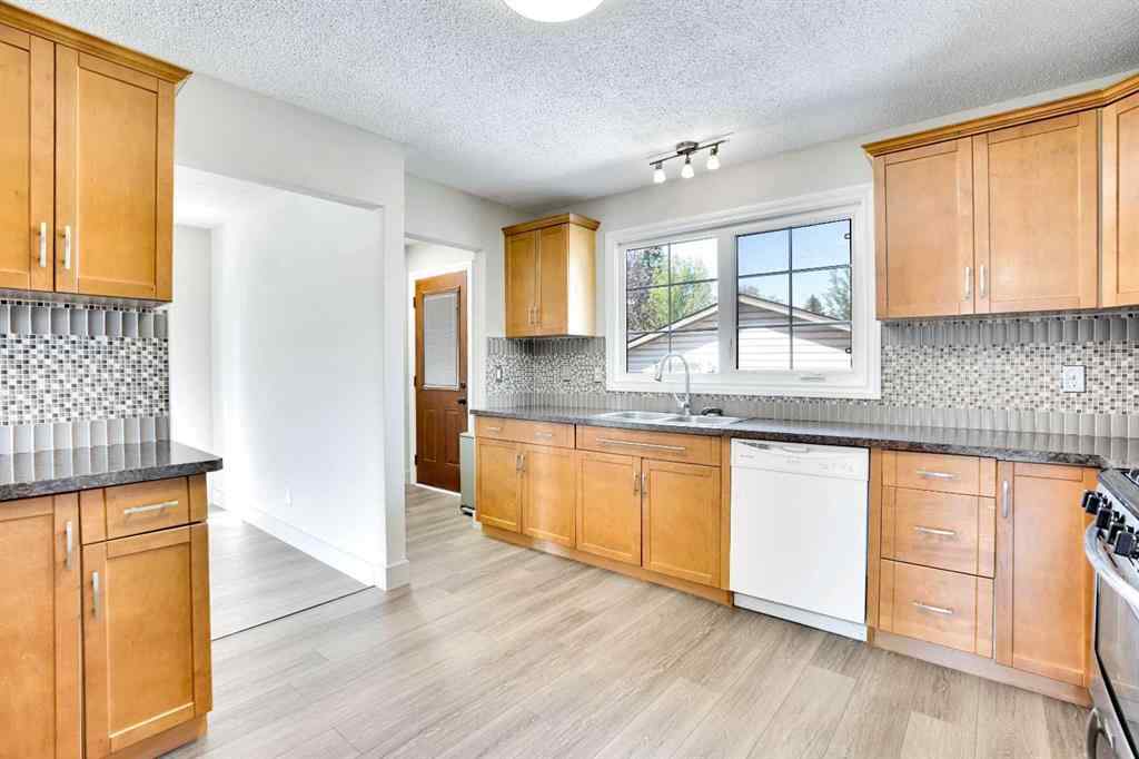 MLS® A2267810 - 524 Whitehorn Way NE in Whitehorn Calgary, Residential