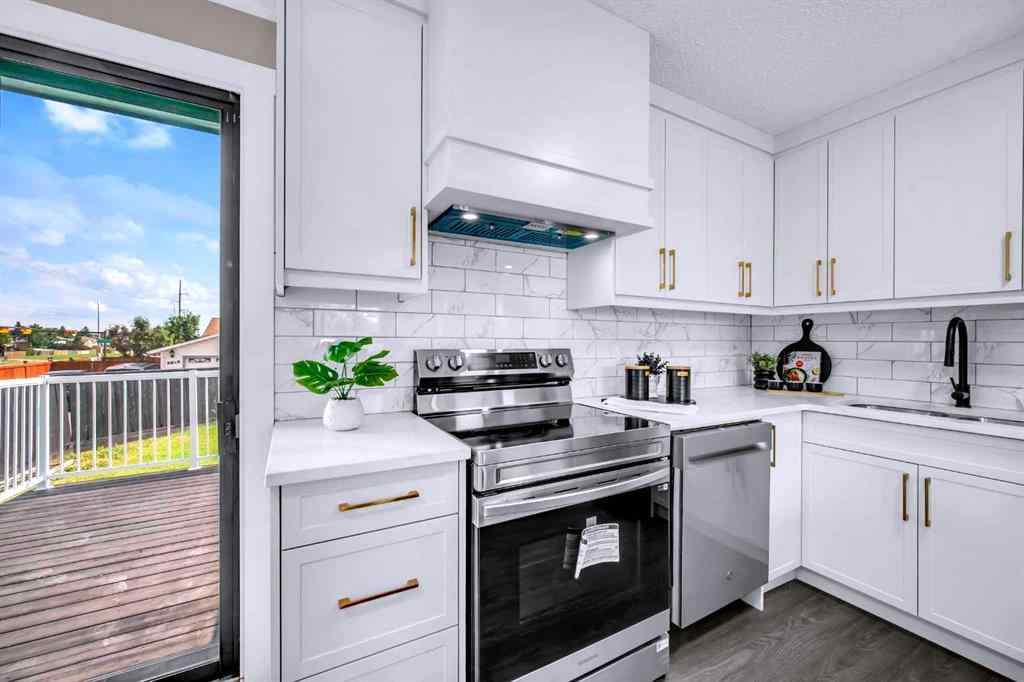 MLS® A2267811 - 951 Maitland Way NE in Marlborough Park Calgary, Residential