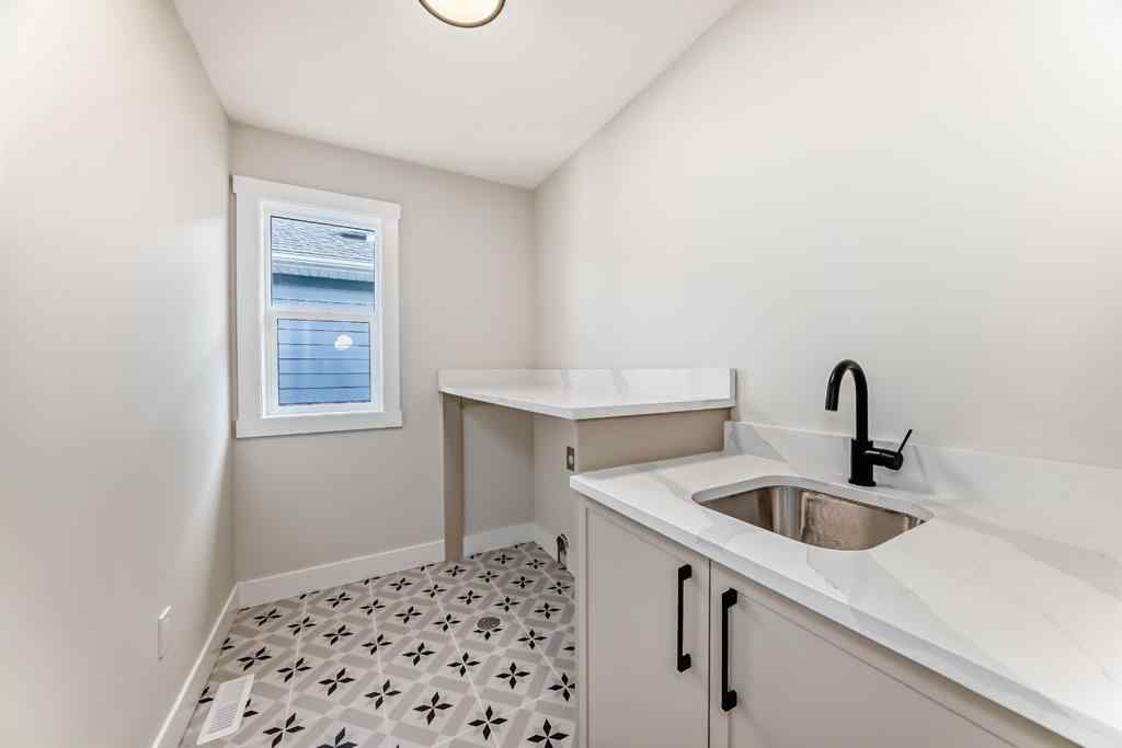 MLS® A2267812 - 707 Mandalay Avenue  in NONE Carstairs, Residential