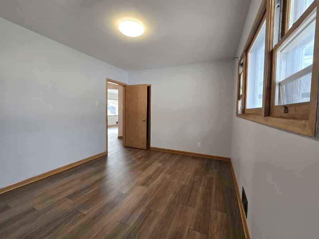 MLS® A2267816 - 91 Holly Street NW in Highwood Calgary, Residential