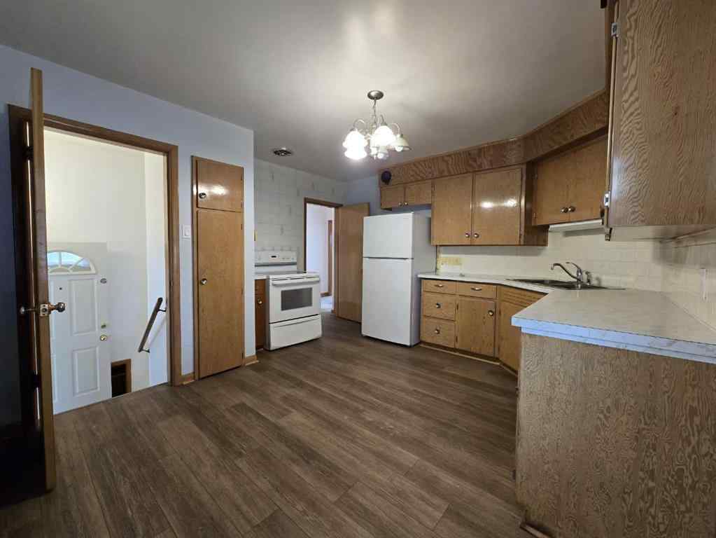 MLS® A2267816 - 91 Holly Street NW in Highwood Calgary, Residential