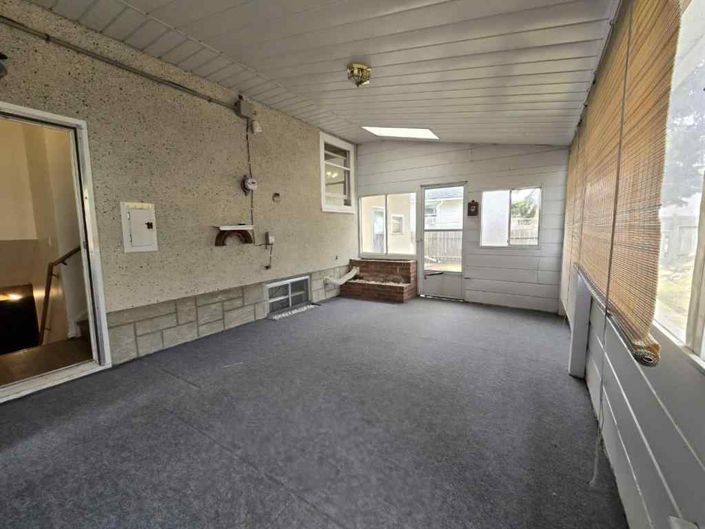 MLS® A2267816 - 91 Holly Street NW in Highwood Calgary, Residential