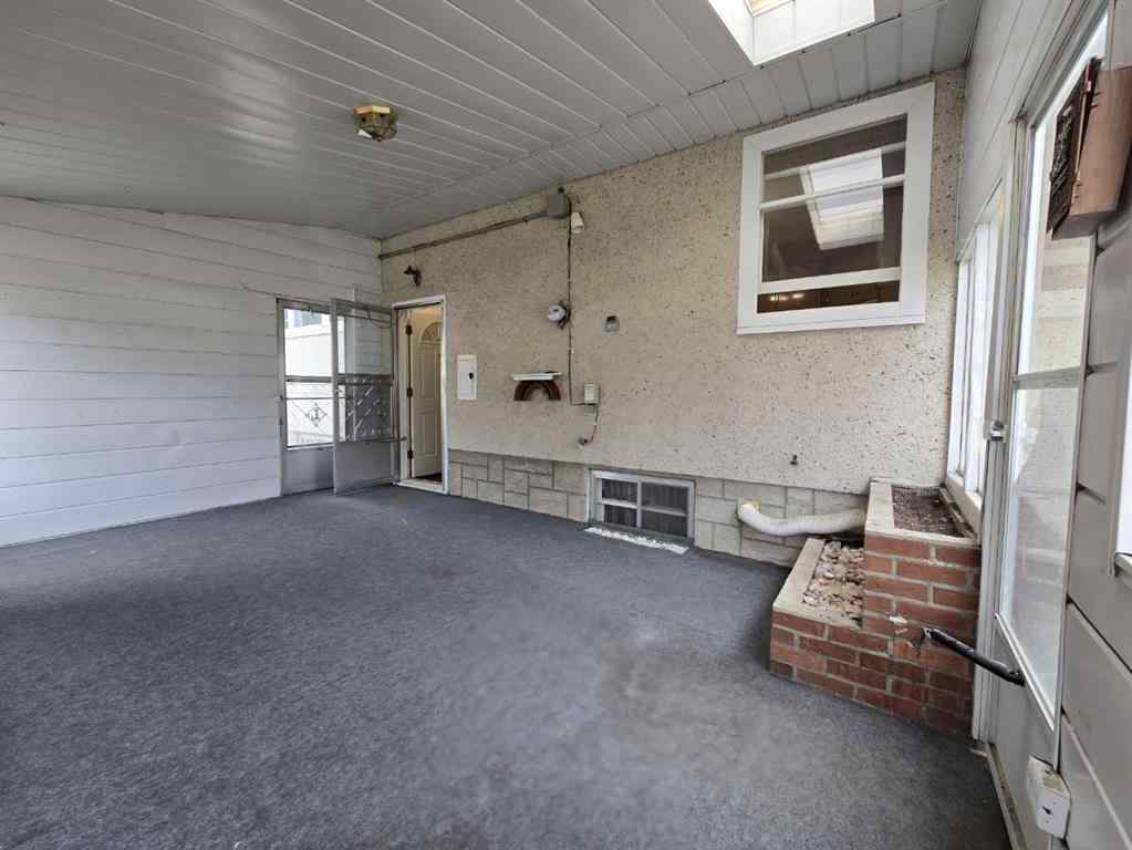 MLS® A2267816 - 91 Holly Street NW in Highwood Calgary, Residential