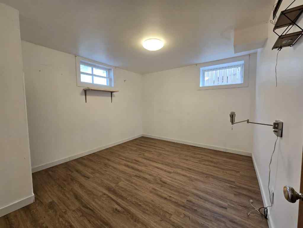 MLS® A2267816 - 91 Holly Street NW in Highwood Calgary, Residential