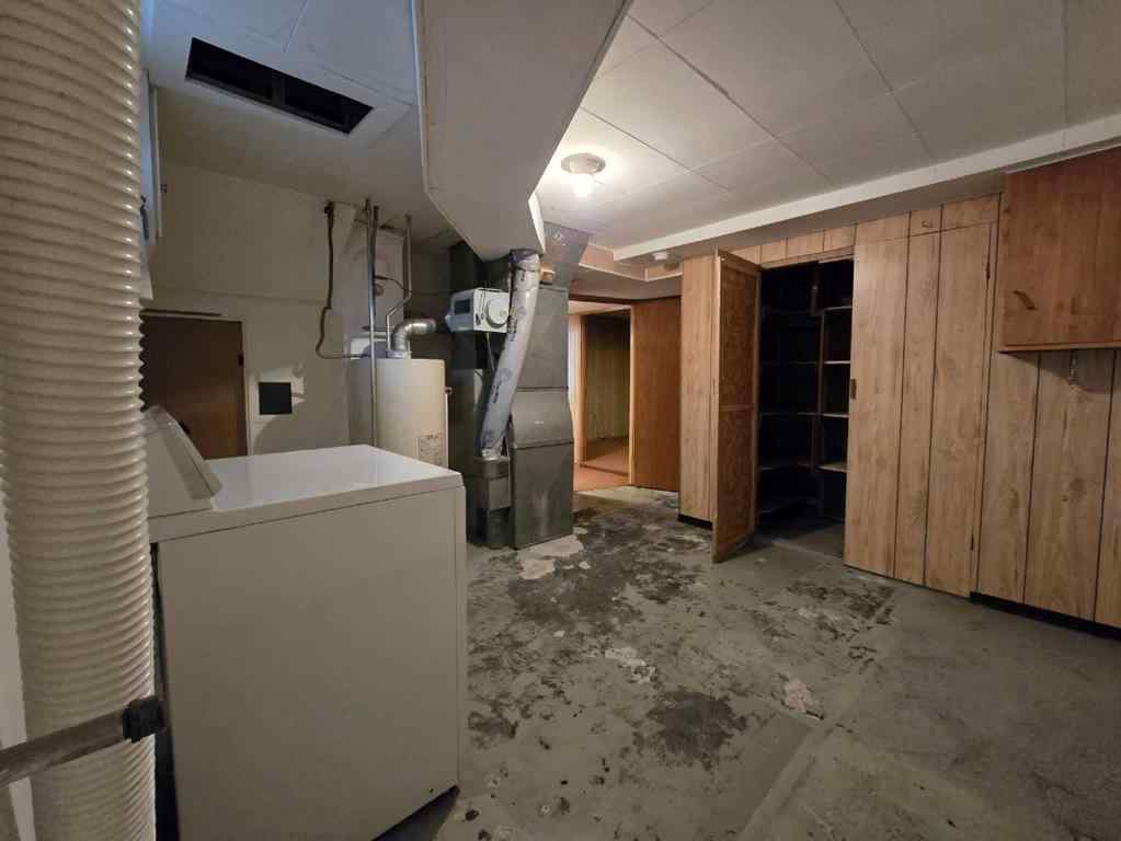 MLS® A2267816 - 91 Holly Street NW in Highwood Calgary, Residential