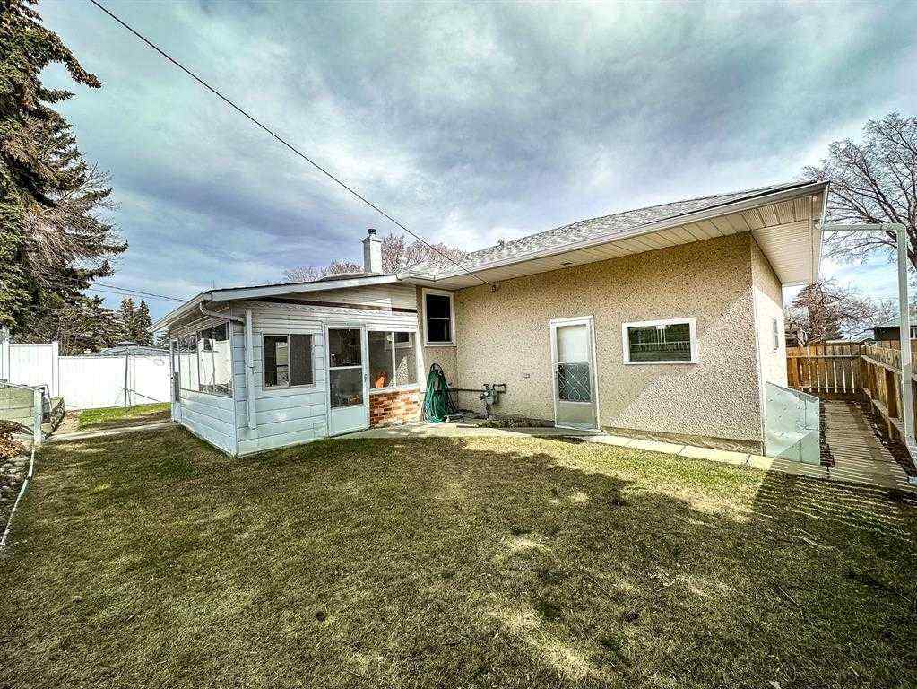 MLS® A2267816 - 91 Holly Street NW in Highwood Calgary, Residential